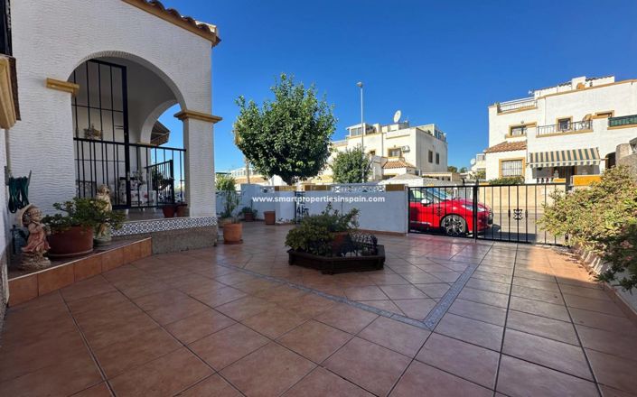 Image No.29-3 Bed Property for sale