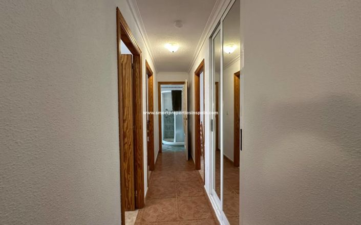 Image No.21-3 Bed Townhouse for sale