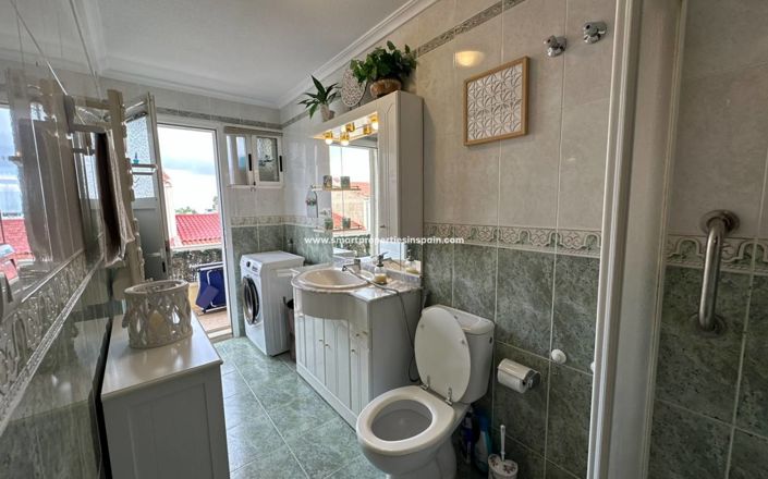 Image No.26-3 Bed Townhouse for sale
