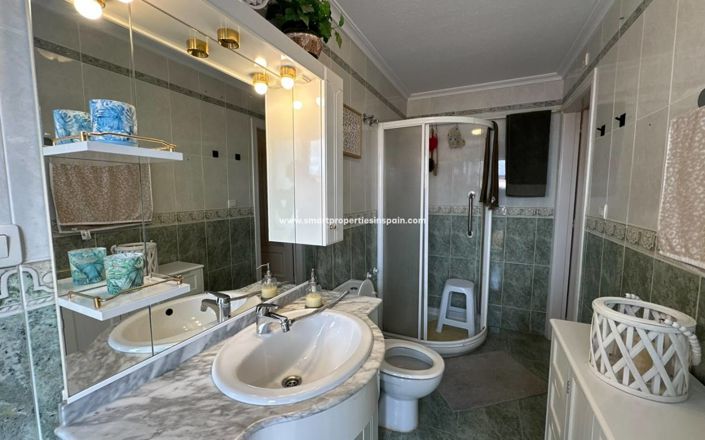 Image No.28-3 Bed Townhouse for sale