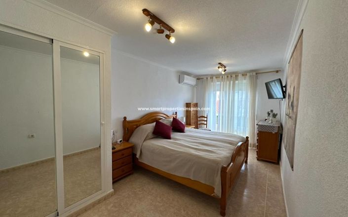 Image No.29-3 Bed Townhouse for sale