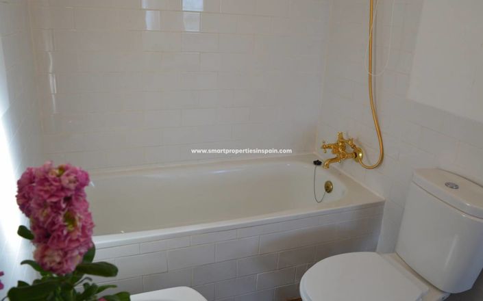 Image No.19-1 Bed Townhouse for sale