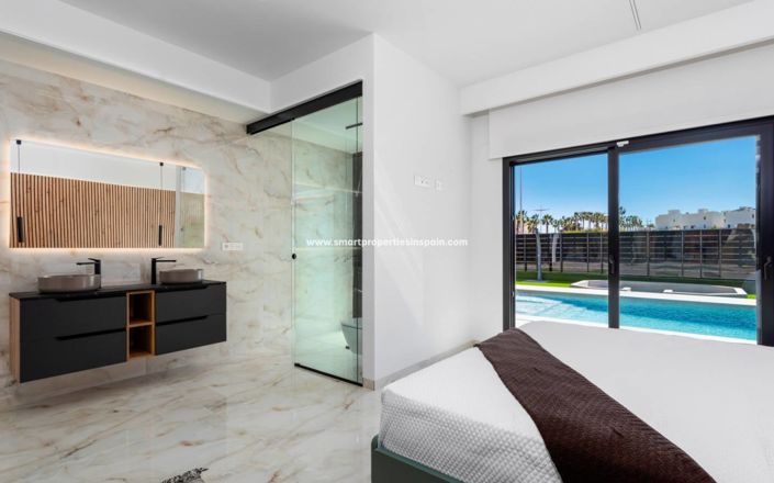 Image No.19-3 Bed Villa for sale
