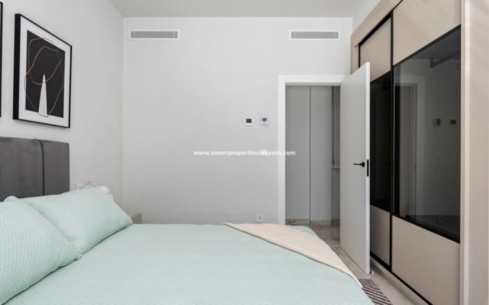 Image No.28-3 Bed Villa for sale