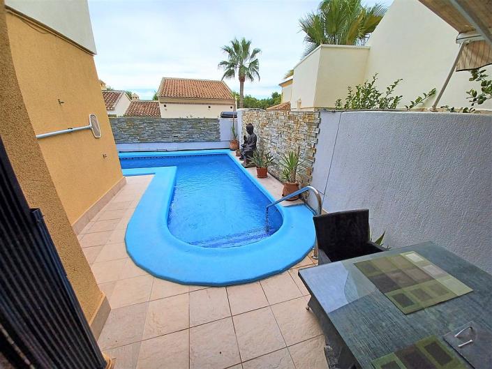 Image No.5-4 Bed Villa / Detached for sale