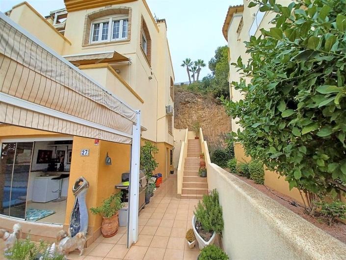 Image No.1-4 Bed Villa / Detached for sale