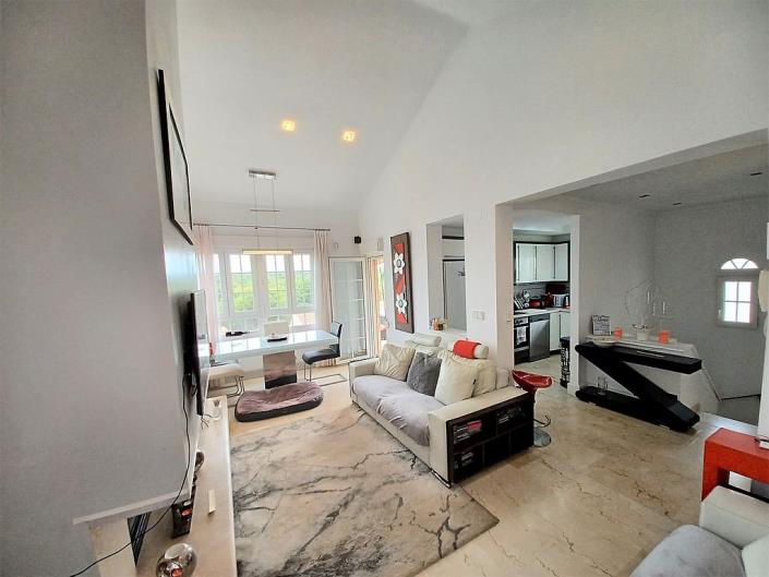 Image No.24-4 Bed Villa / Detached for sale