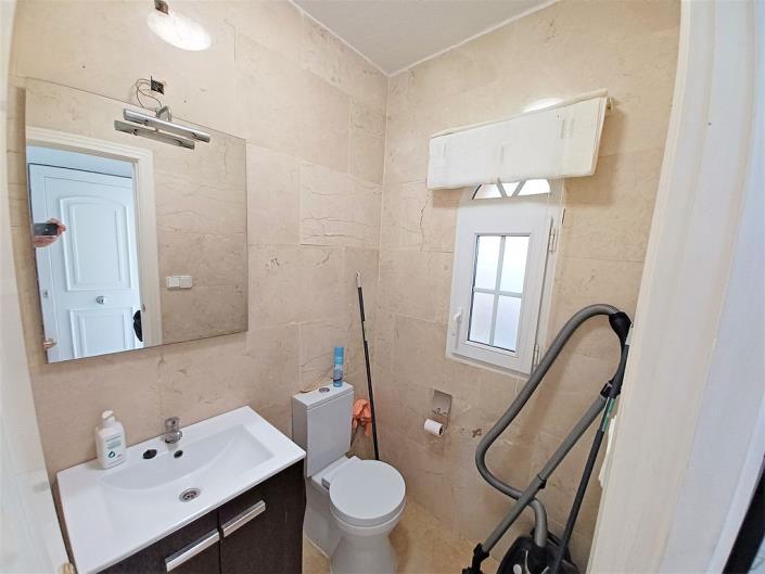 Image No.15-4 Bed Villa / Detached for sale