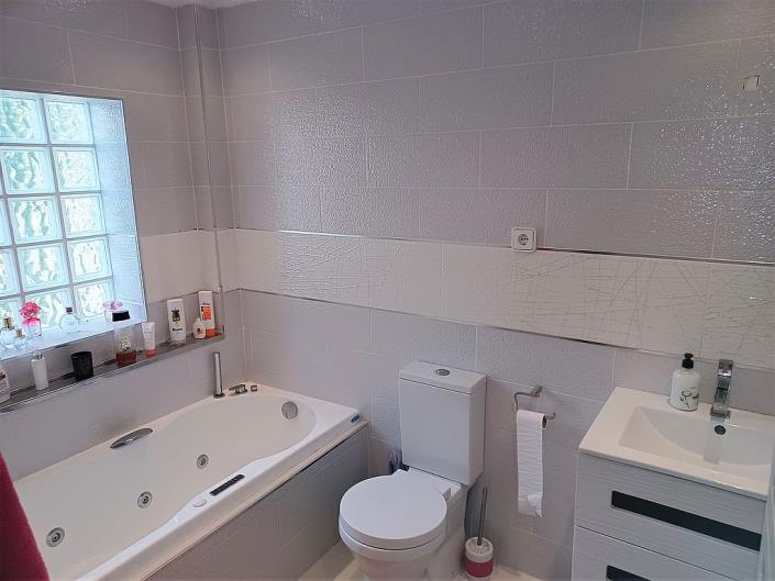 Image No.17-4 Bed Villa / Detached for sale