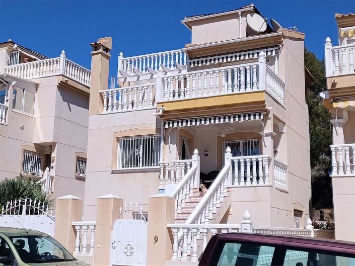 Image No.1-3 Bed Villa for sale
