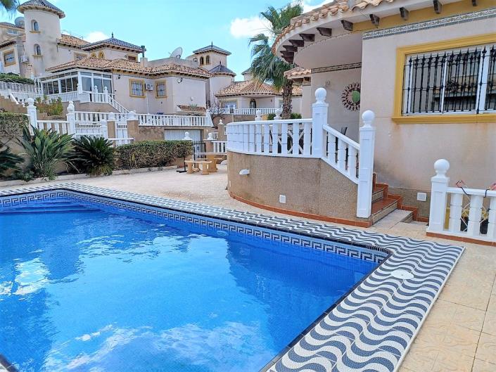 Image No.2-Villa de 5 chambres à vendre à Villamartin