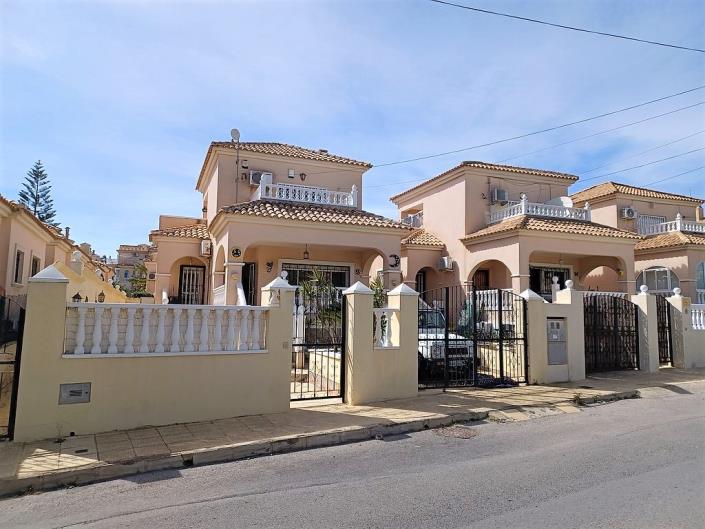 Image No.1-3 Bed Villa / Detached for sale
