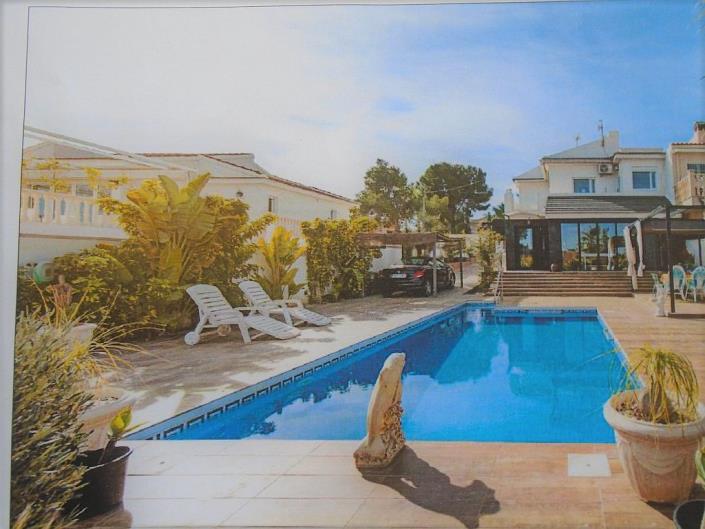 Image No.1-3 Bed Villa for sale