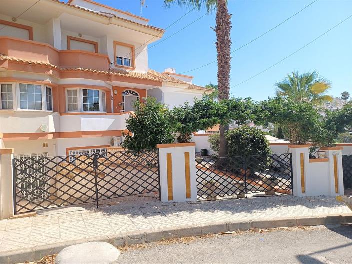 Image No.1-3 Bed House for sale