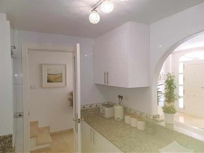 Image No.8-3 Bed House for sale