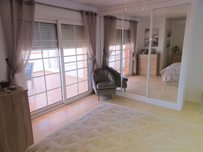 Image No.21-3 Bed House for sale