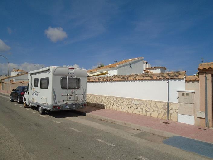 Image No.1-4 Bed Villa for sale