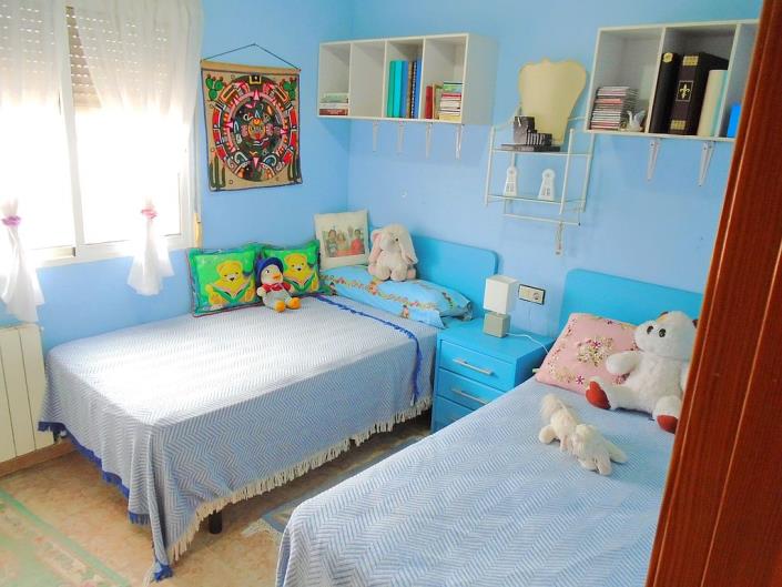 Image No.19-3 Bed House for sale