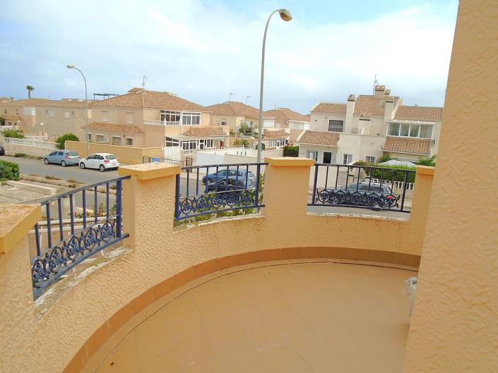 Image No.12-3 Bed House for sale