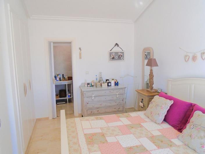 Image No.17-3 Bed Villa for sale