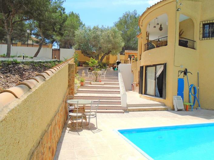 Image No.2-6 Bed Villa / Detached for sale