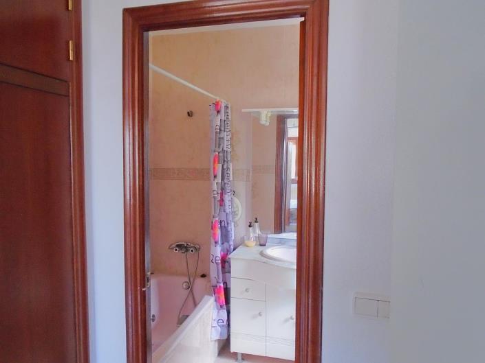 Image No.23-6 Bed Villa / Detached for sale