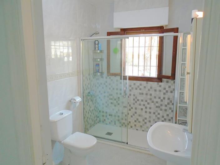 Image No.39-6 Bed Villa / Detached for sale