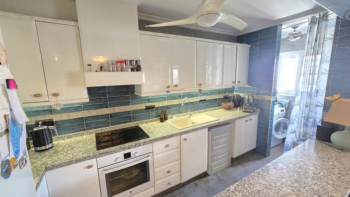 Image No.19-3 Bed House for sale