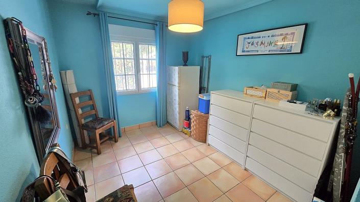 Image No.25-3 Bed House for sale