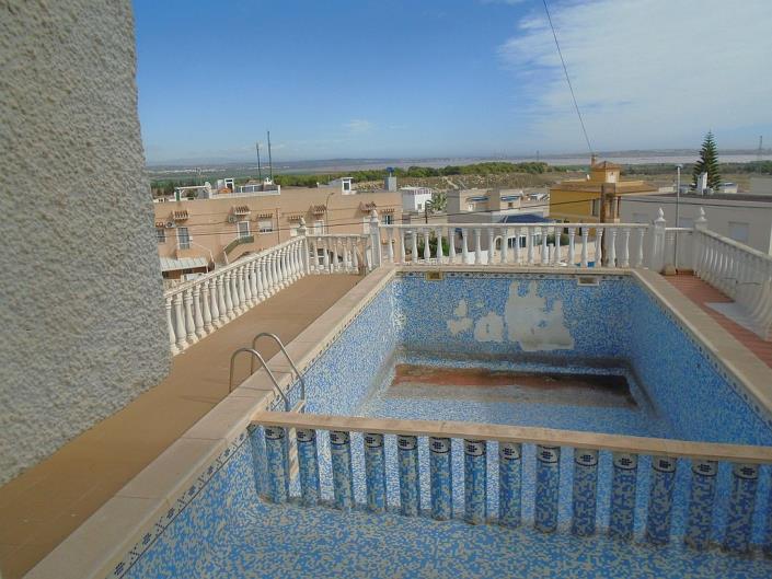 Image No.4-6 Bed House for sale