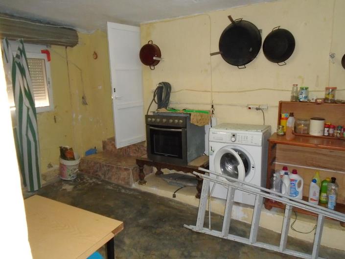 Image No.12-6 Bed House for sale