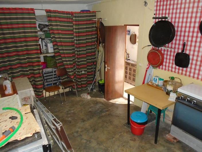 Image No.13-6 Bed House for sale