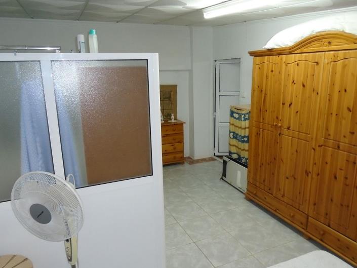 Image No.17-6 Bed House for sale