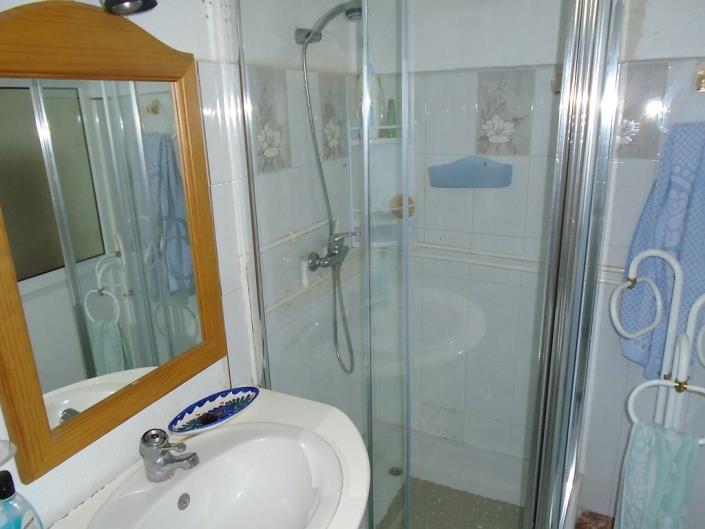 Image No.19-6 Bed House for sale