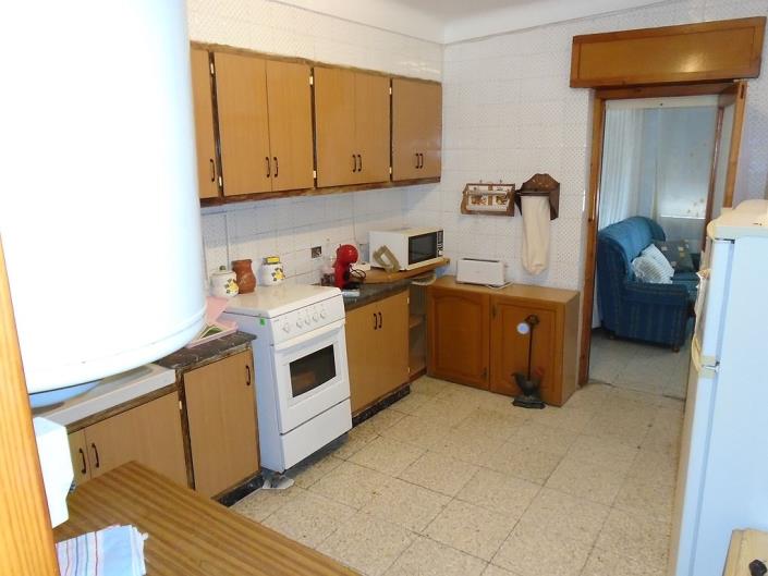 Image No.21-6 Bed House for sale