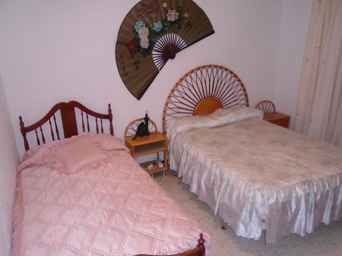 Image No.31-6 Bed House for sale