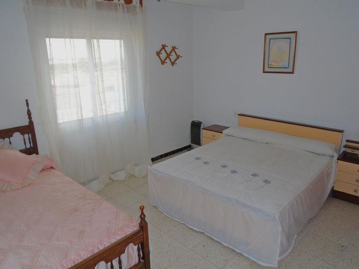 Image No.35-6 Bed House for sale