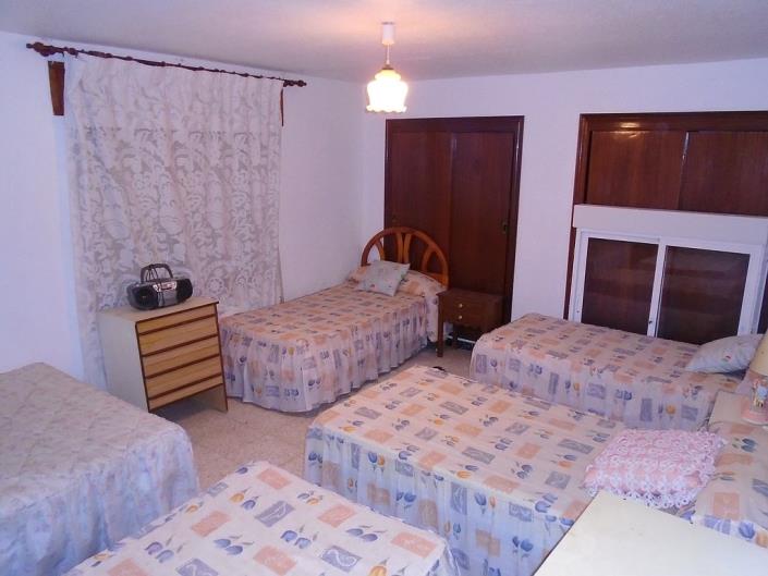 Image No.36-6 Bed House for sale