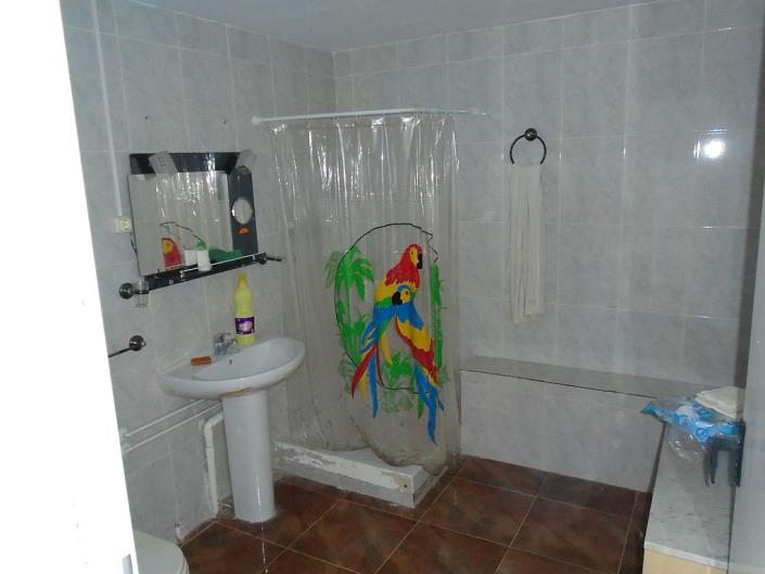 Image No.42-6 Bed House for sale