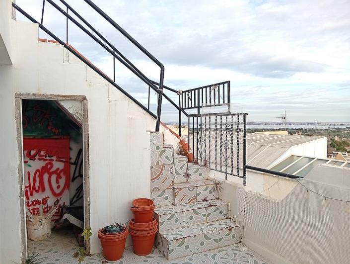 Image No.23-4 Bed Townhouse for sale