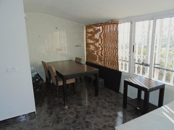 Image No.15-4 Bed Townhouse for sale