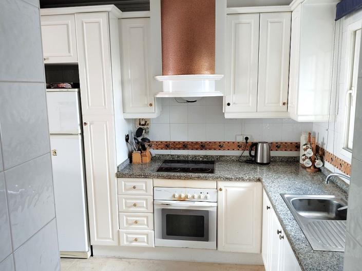 Image No.13-2 Bed Townhouse for sale