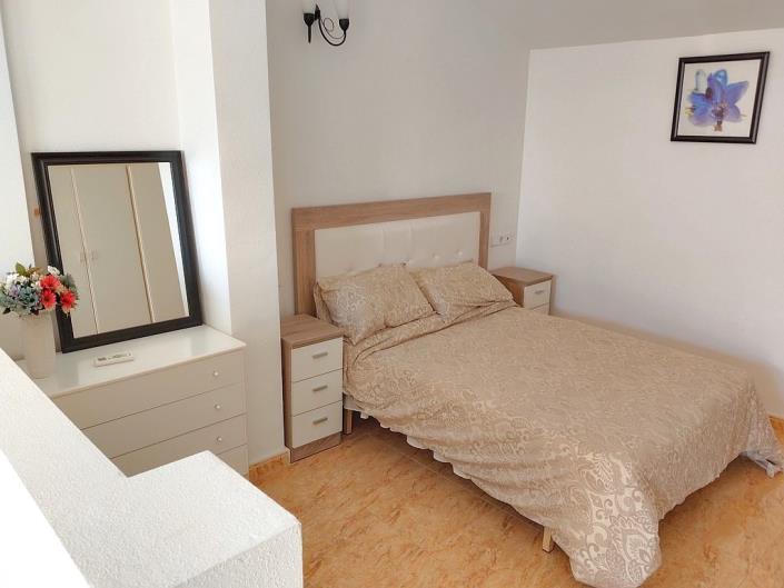 Image No.20-3 Bed Townhouse for sale