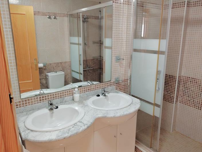 Image No.25-3 Bed Townhouse for sale