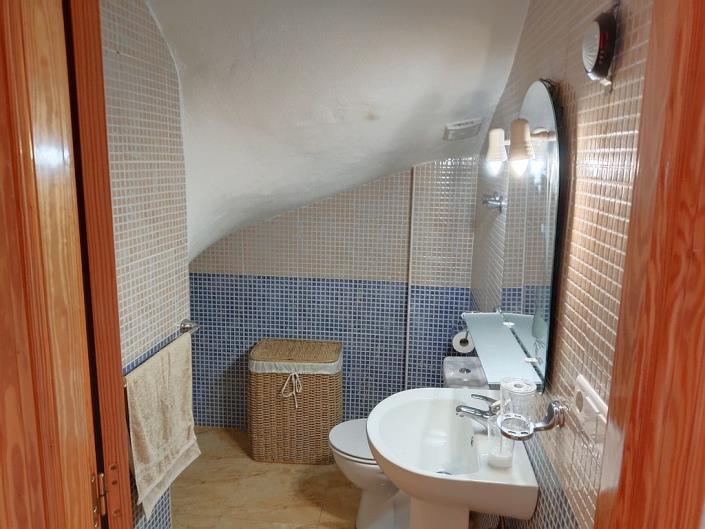 Image No.21-3 Bed Townhouse for sale