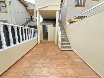 FOTO-02-JARDIN-PRIVATIVO-PAVIMENTADO