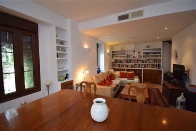property128915191