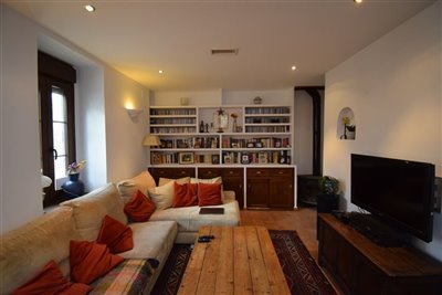 property128915347