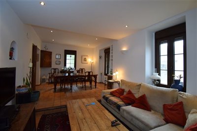 property128915864