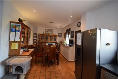 property128915337